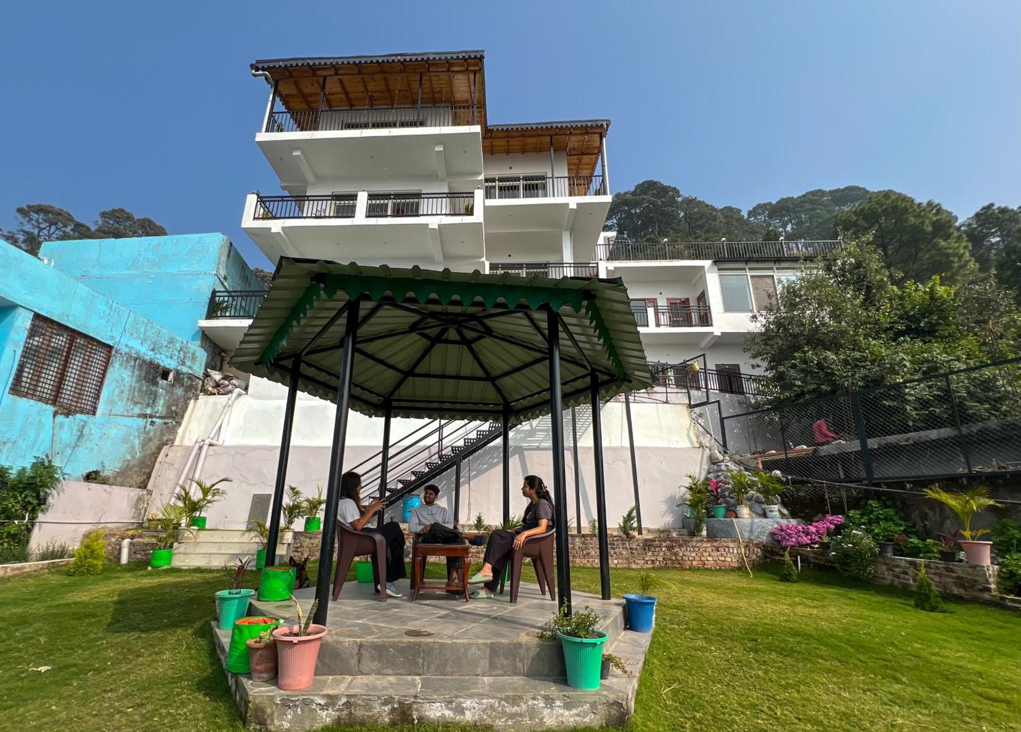Manika Homestay *